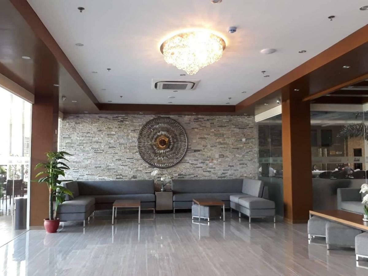 Stunning New Condo In Exclusive La Grande Resort アンヘレス エクステリア 写真